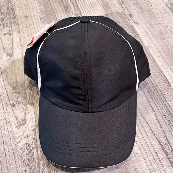 2/$20 Unisex Adjustable Momentum Baseball Cap Black White NWT - Picture 3 of 7